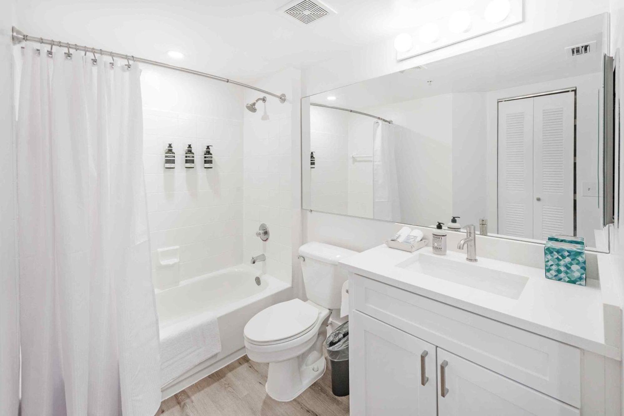 Stunning Centrally Located Apartments At New River Cove In South Florida Fort Lauderdale Bilik gambar